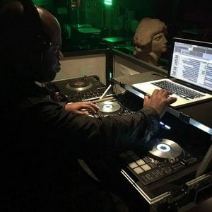 Meet your Posher, Dj leo